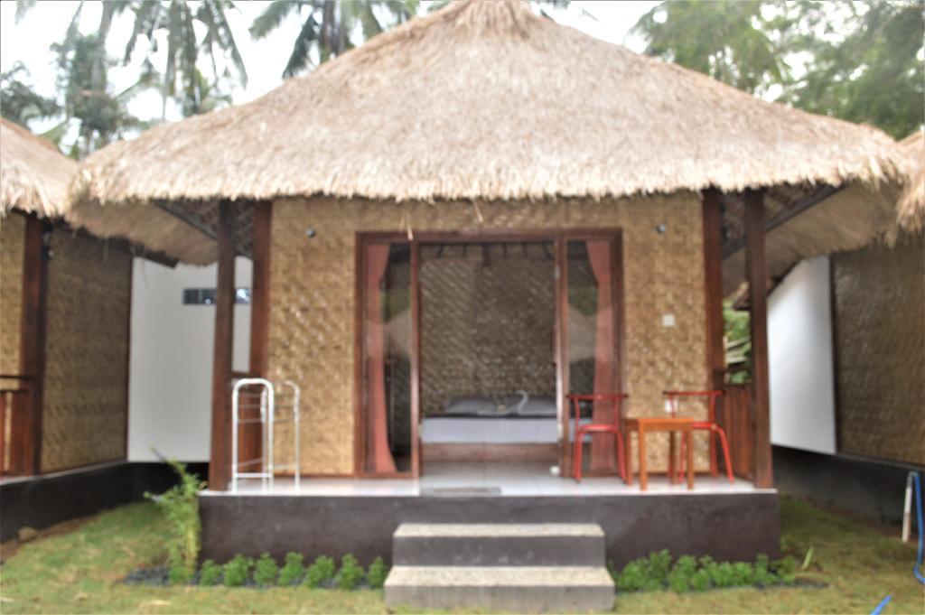 Airas' Garden Homestay Eco Bungalows Kuta  Exterior photo